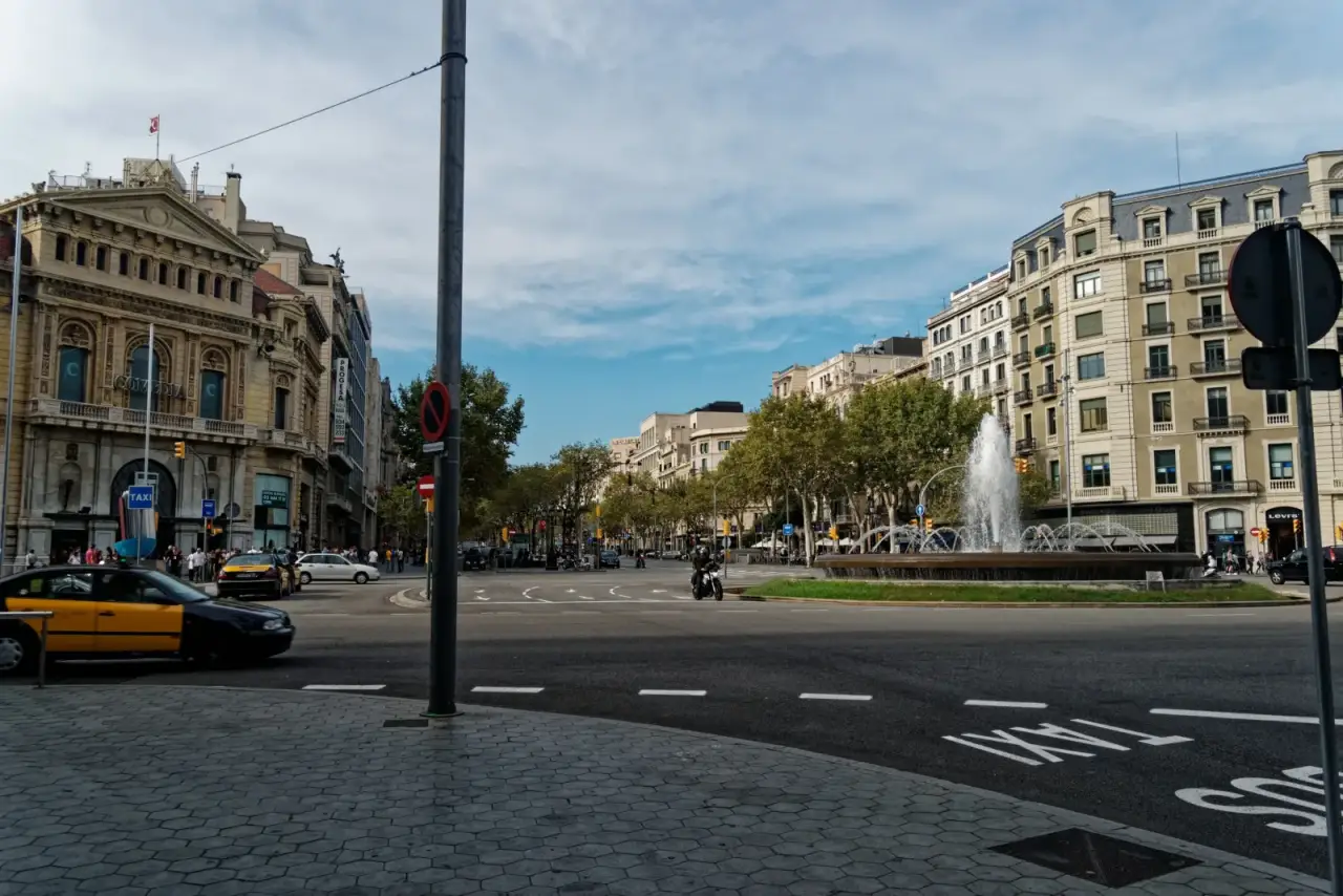 Passeig de Gràcia üzerinde premium Barselona şehir deneyimi